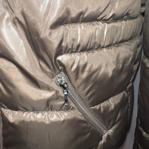 H&M, 6,long sleeve, zip closure, zip pocket cowl collar mid length, pufferjacket - Picture 9 of 13